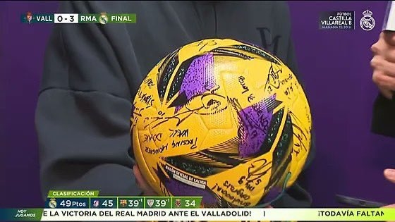 隊(duì)友在球上簽字祝賀姆巴佩：祝未來(lái)更多戴帽 祝賀你我的9號(hào)