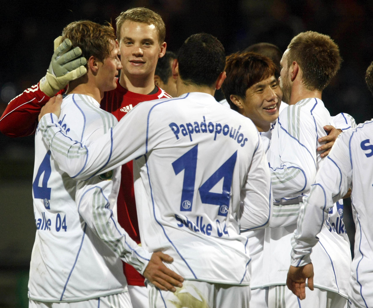 拉基蒂奇：諾伊爾在沙爾克取得的進(jìn)步難以置信，他在門前無所不能