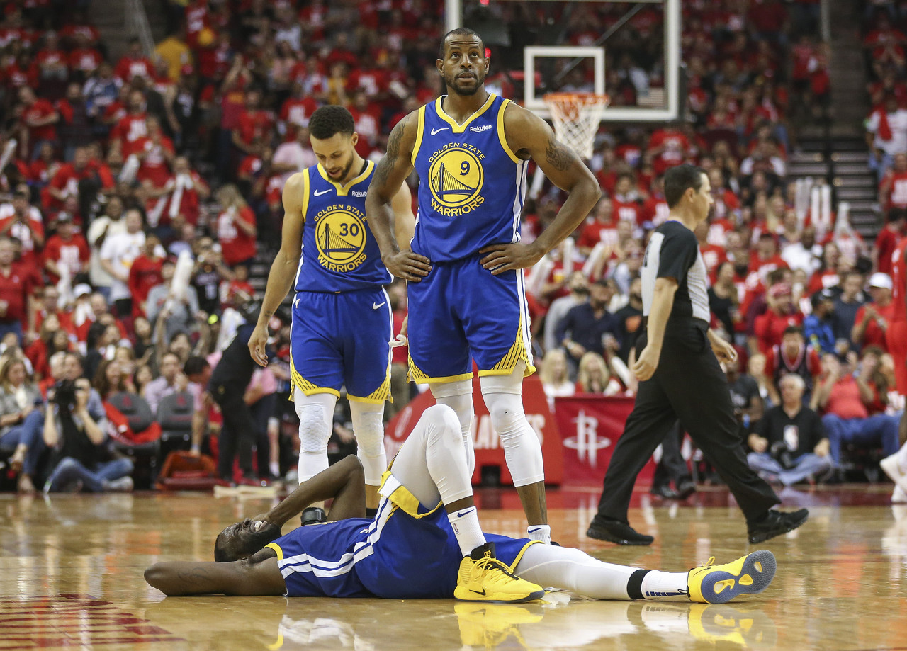 喬治-卡爾:對(duì)我來(lái)說(shuō)過(guò)去的事情已經(jīng)過(guò)去 祝賀一哥球衣被勇士退役