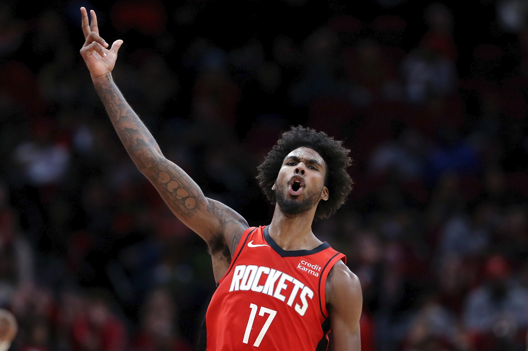 阿門:伊森太出色了 他搶斷快攻制造混亂 永遠充滿能量