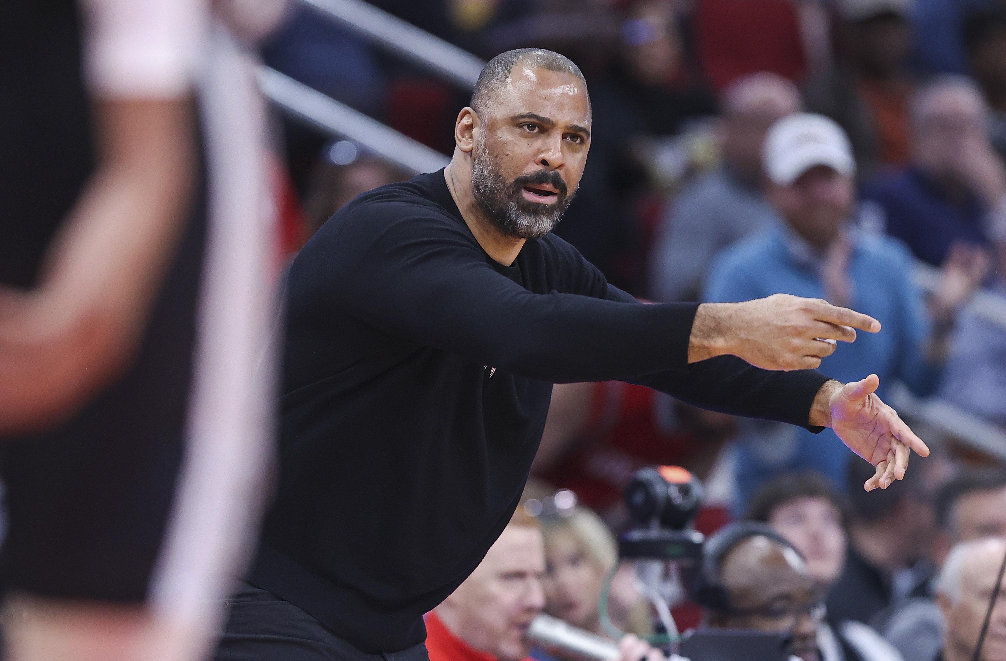 烏度卡:阿門那個(gè)發(fā)球糟透了 發(fā)不出來(lái)可以叫暫停的