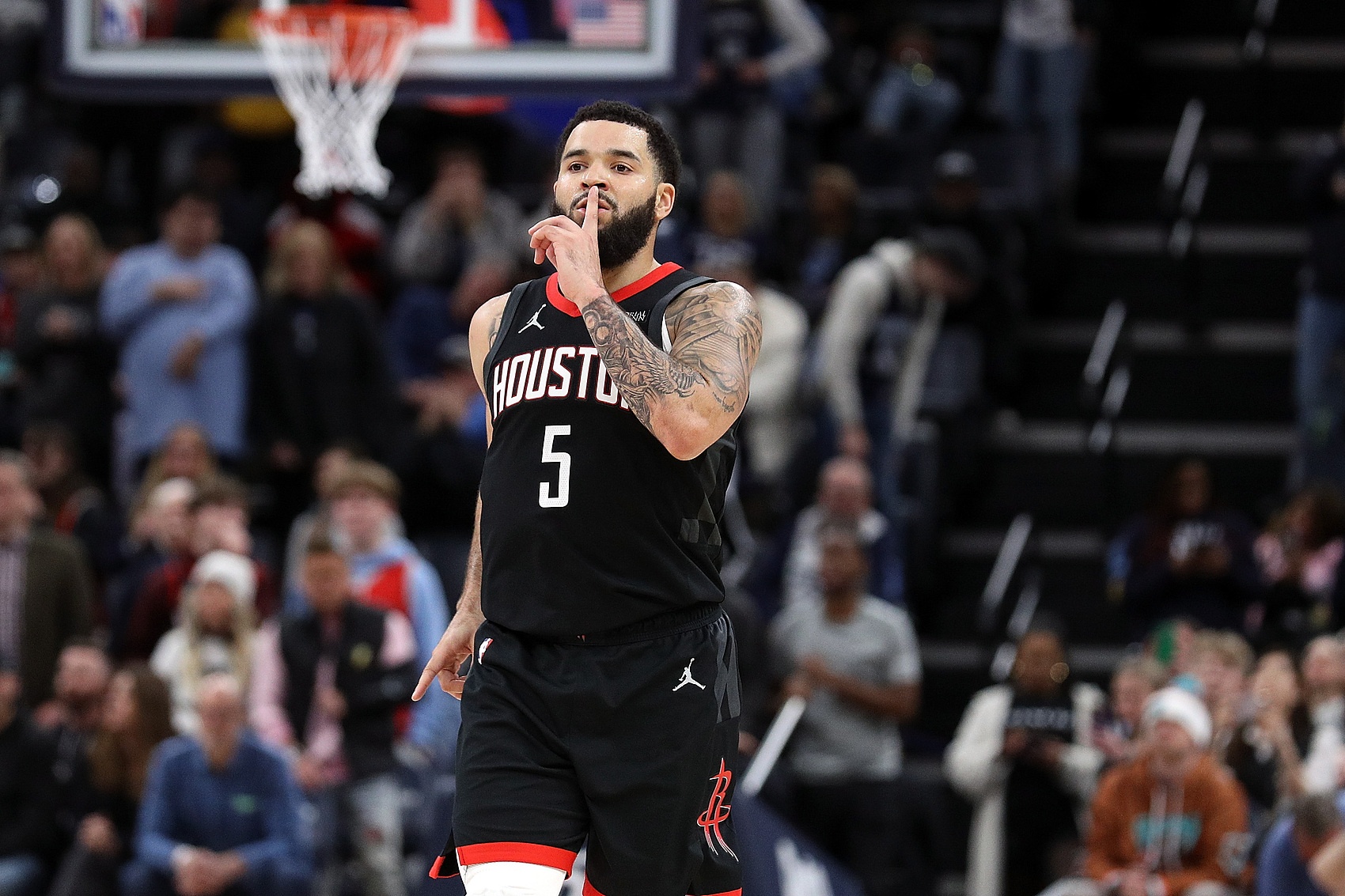 烏度卡:范弗里特是每周觀察狀態(tài) 可能無法在這次客場之旅復(fù)出