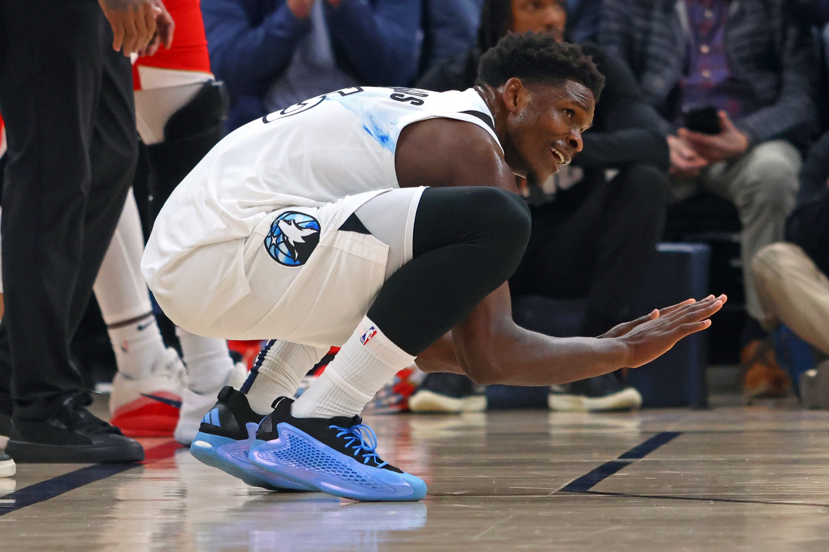 芬奇:愛德華茲生病缺戰(zhàn)奇才 里德替代蘭德爾擔(dān)當(dāng)首發(fā)