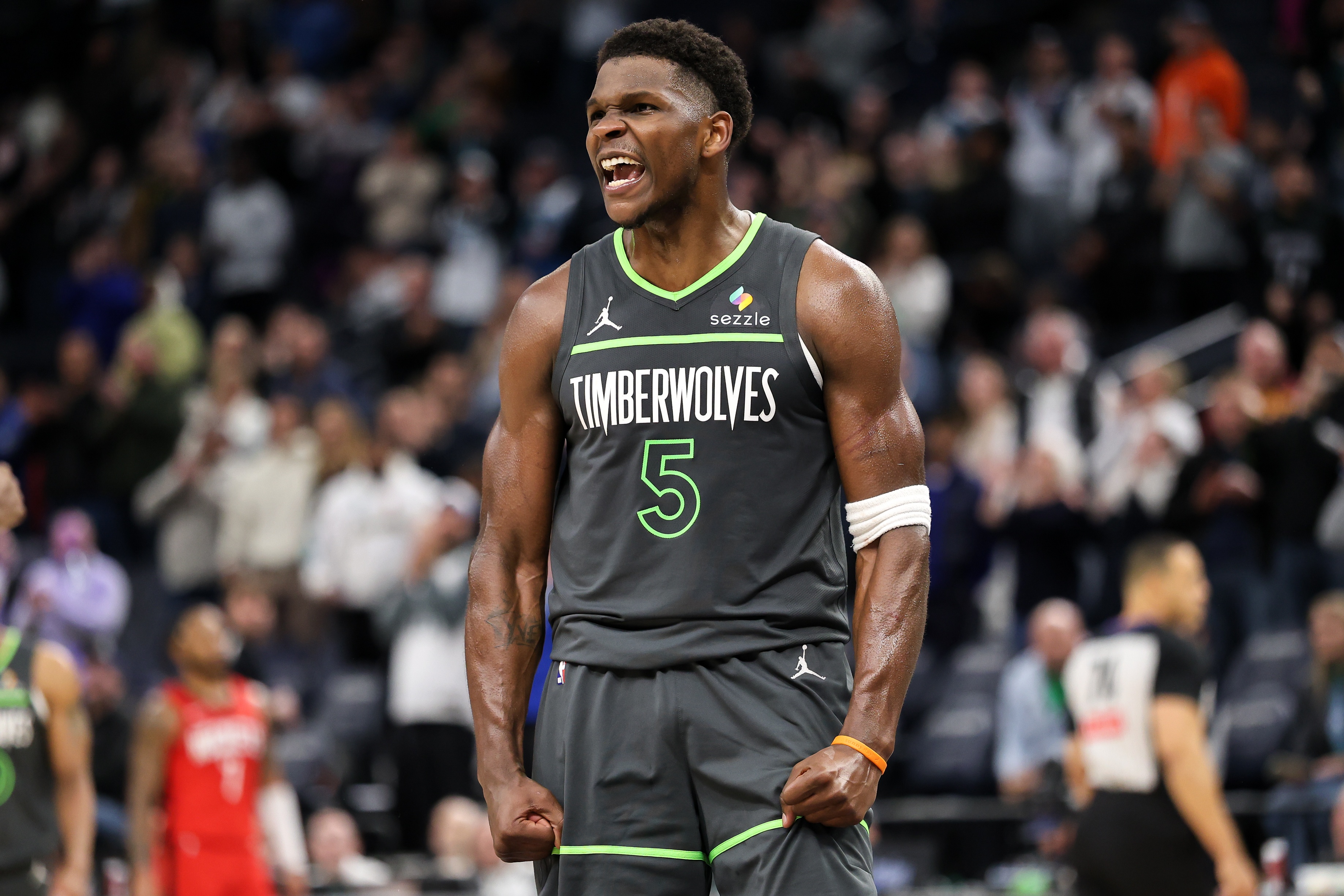 芬奇:愛德華茲有太多次情緒失控了 他很多時候是理應被驅(qū)逐